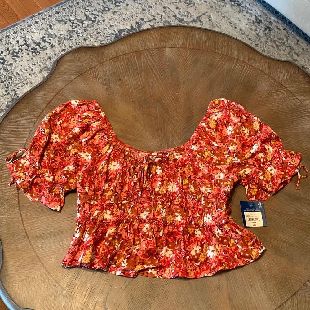 3/$15 NWT Arizona size large floral cropped top